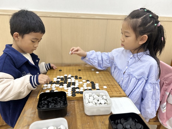 執(zhí)棋手勢(shì)很棒_副本.jpg 執(zhí)棋手勢(shì)很棒_副本.jpg